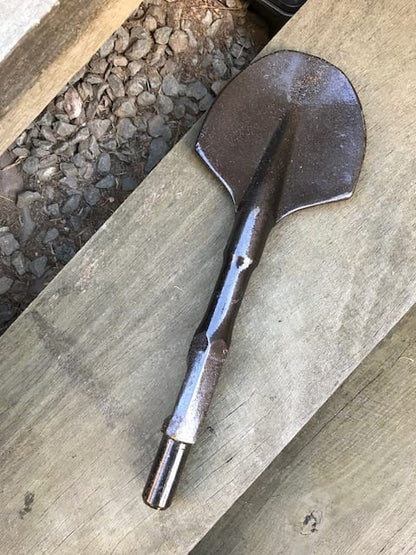 Clay Spade restored with Xtroll Rust Conqueror